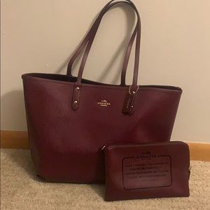 Reversible Coach Maroon Tote!!